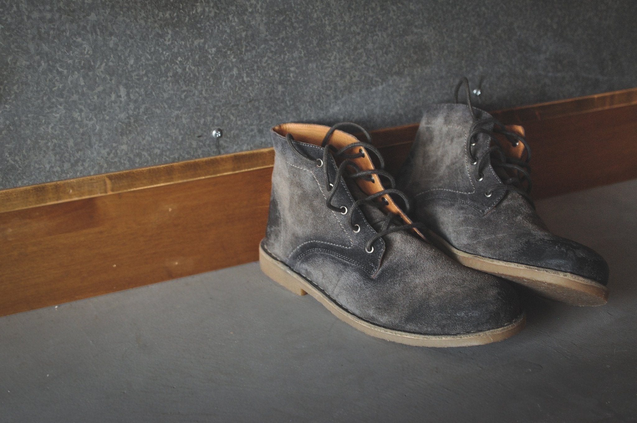 Hound & Hammer The Grover | Men's Burnished Grey Suede Ankle Boots
